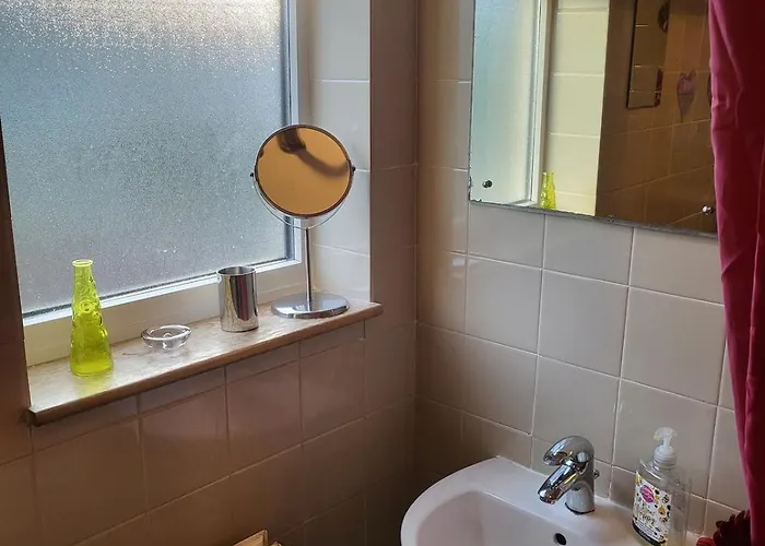 Easton's Little Secret * Bristol