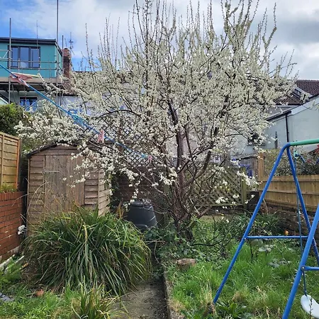 Easton's Little Secret Feriehus *